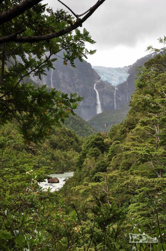Nossa primeira visão do Vetisquero Colgante, no Parque Nacional Queulat, na Carretera Austral, no sul do Chile